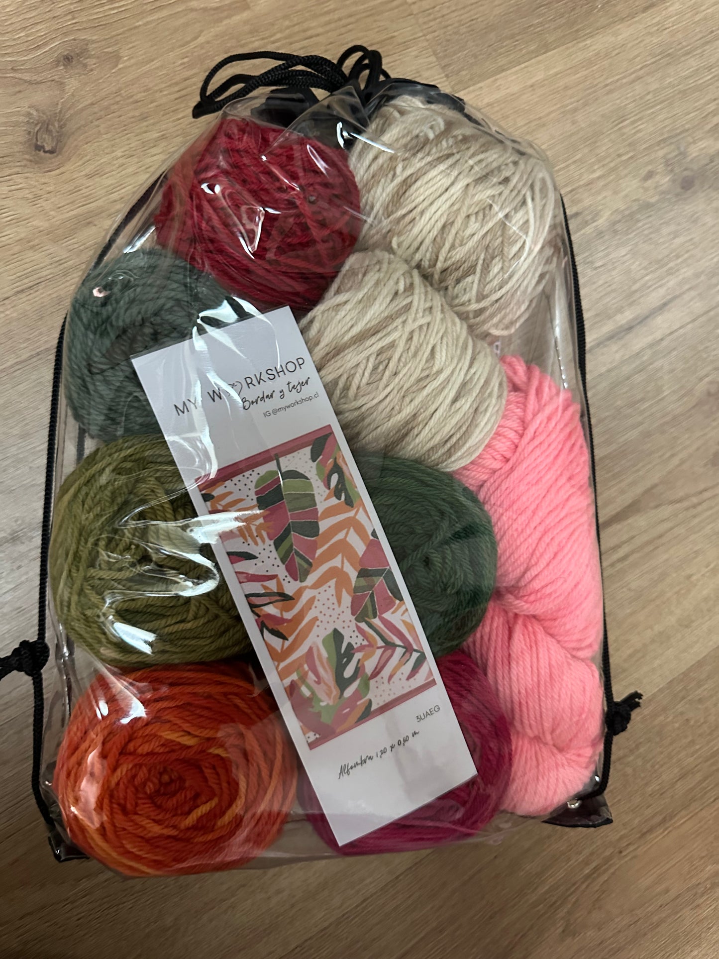 My Workshop Kit Alfombra Punto Cruz Hojas Fucsias