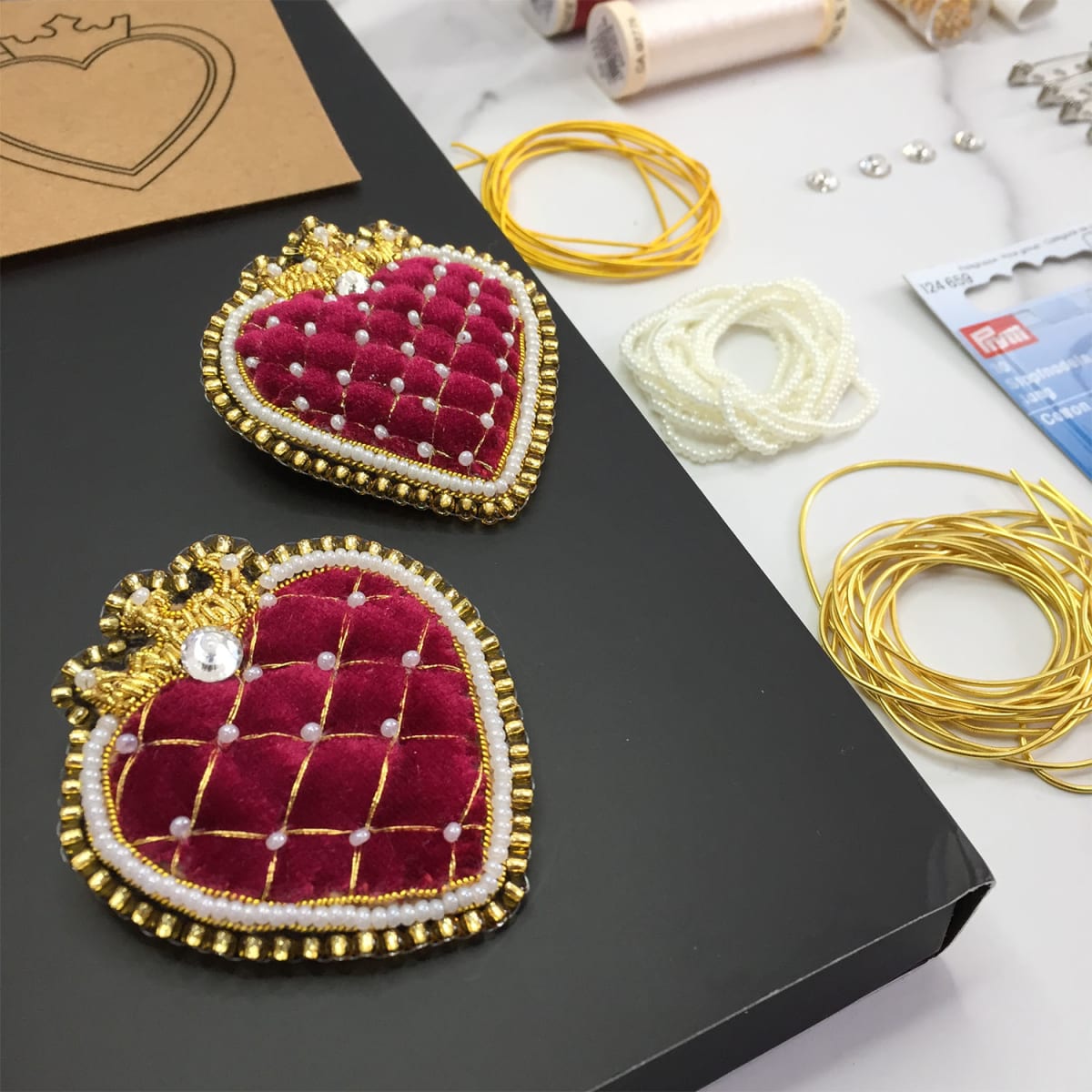 Kit Pedrería Corazón Goldwork + clase online